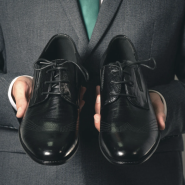 Как «разносить» новую обувь дома?