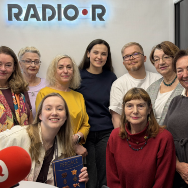 «Девчонки 60+»: как Академия сеньоров в Вильнюсе «качает» мозг и лепит тонны пельменей