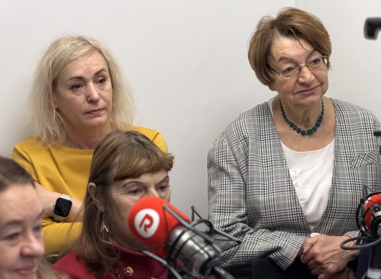 «Девчонки 60+»: как Академия сеньоров в Вильнюсе «качает» мозг и лепит тонны пельменей