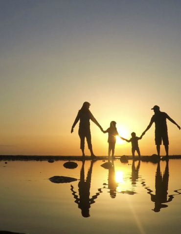 У родителей не будет дополнительных выходных, утверждён план участка Rail Baltica «Каунас–Вильнюс», снижение покупательского бума и другие новости