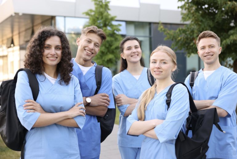 Medicina_students_doctors