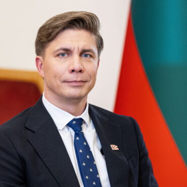 Синкявичюс о возможном пересмотре отношений с Китаем, космические технологии для литовских школьников, плот мечты детей из Тарненай и другие новости