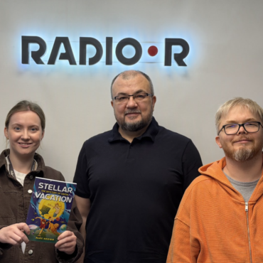 Научная фантастика против плохих паролей: Алексей Шевчук о новой книге «Звёздные каникулы» и уроках цифровой гигиены для подростков