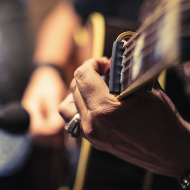 Savaitės renginiai: gitaros muzikos festivalis, šventinė vakarienė Klaipėdoje, Palangos vasaros skaityklos 60-metis, Birštono pusmaratonis ir festivalis „Naktinis krepšinis“