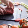 Как быстрее разморозить мясо и сделать это безопасно?